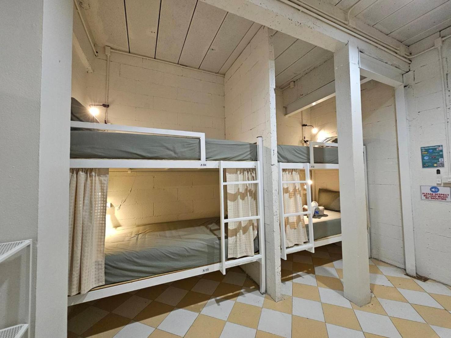 Hao Norn Hostel Тонг Сала Экстерьер фото