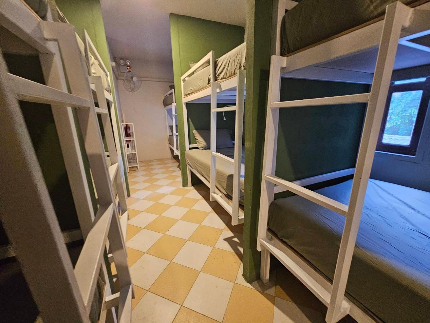 Hao Norn Hostel Тонг Сала Экстерьер фото
