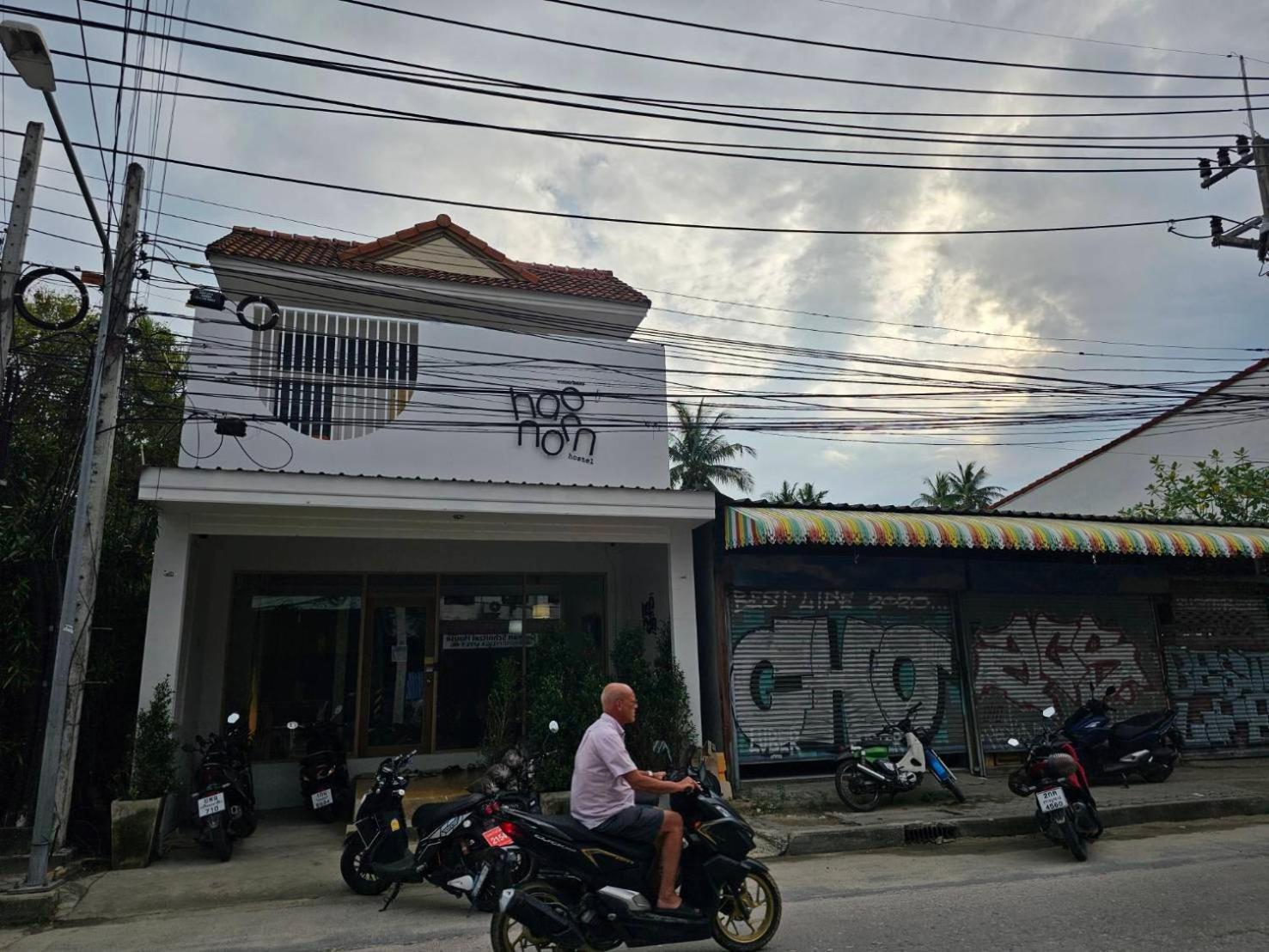 Hao Norn Hostel Тонг Сала Экстерьер фото